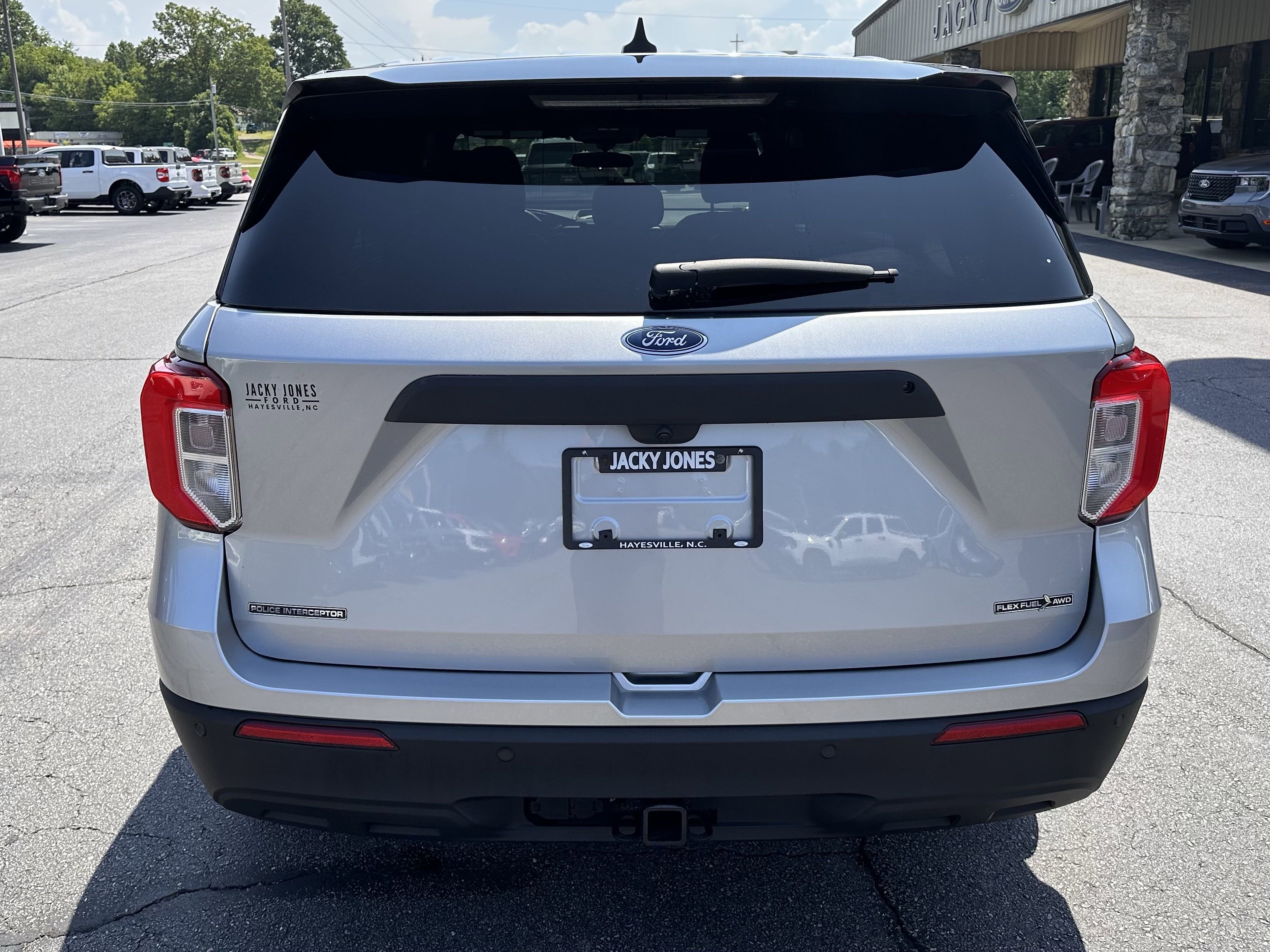 2024 Ford Explorer photo 3