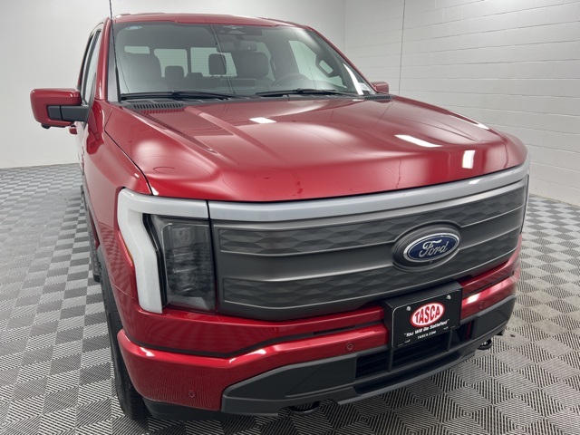 2023 Ford F-150 Lightning Lariat photo 2