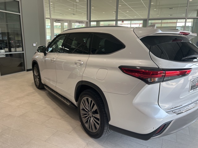 2022 Toyota Highlander Platinum photo 4
