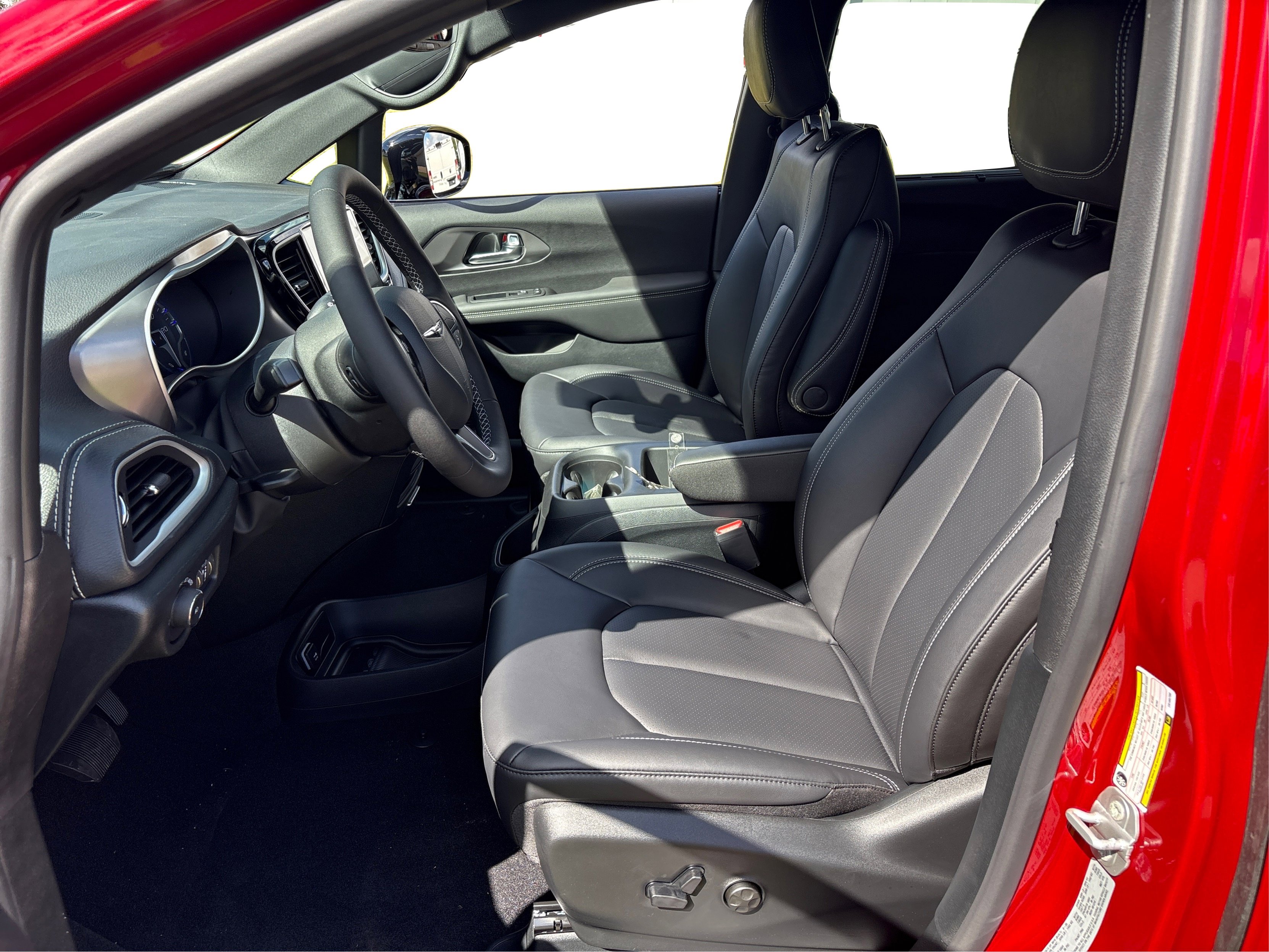 2026 Chrysler Pacifica photo 9