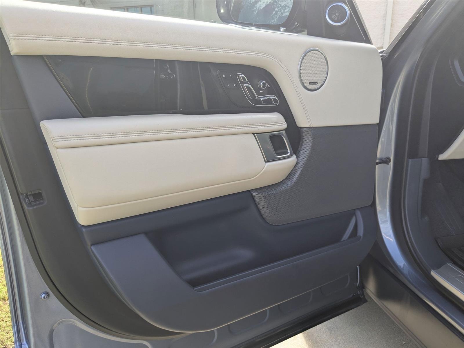 2019 Land Rover Range Rover photo 10