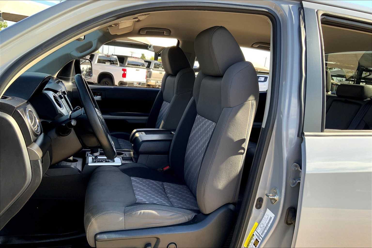 2018 Toyota Tundra SR5 photo 7