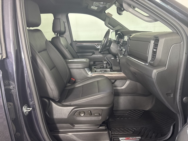 2022 Chevrolet Silverado 1500 LTZ photo 3