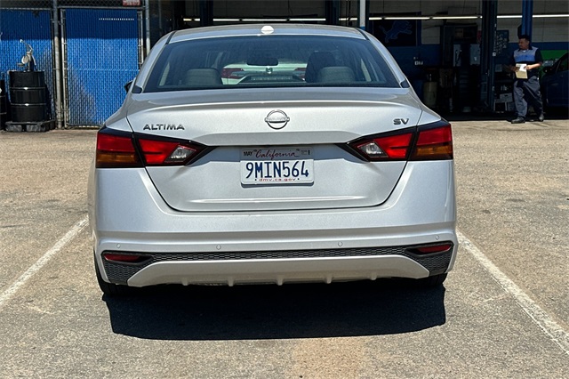2024 Nissan Altima SV photo 4