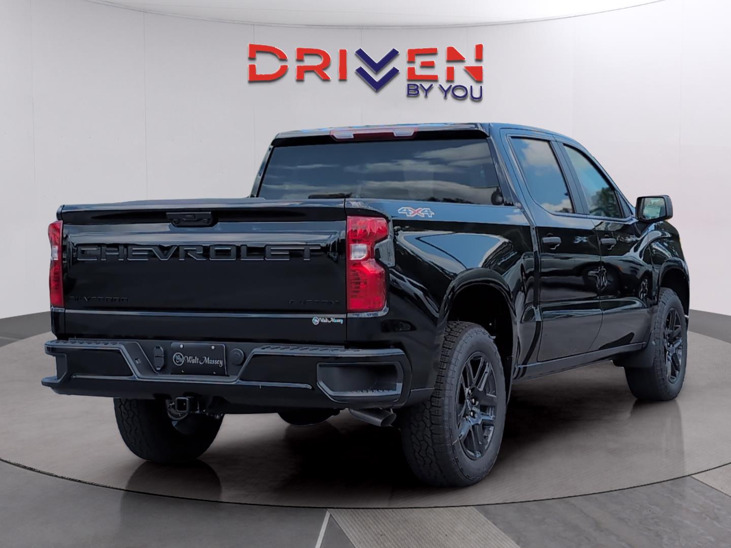 2025 Chevrolet Silverado 1500 Custom photo 4