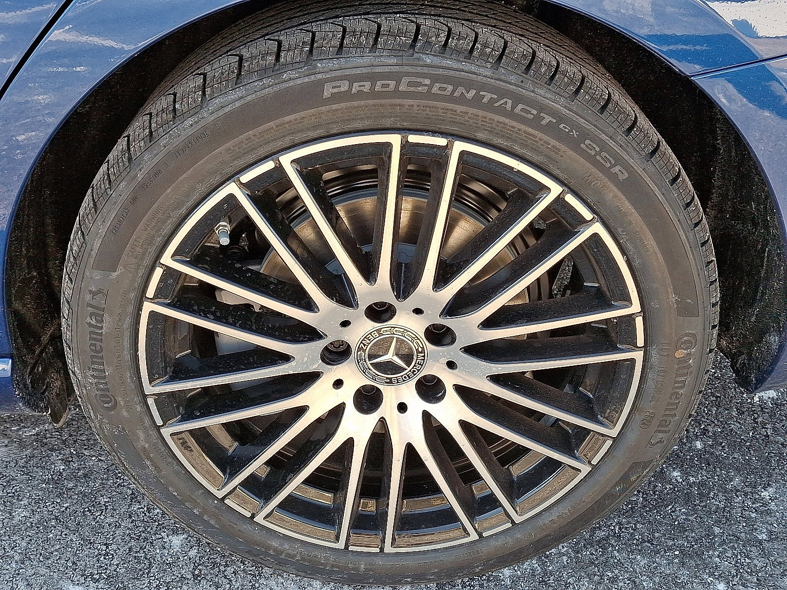 2025 Mercedes Benz C 300 4MATIC photo 4