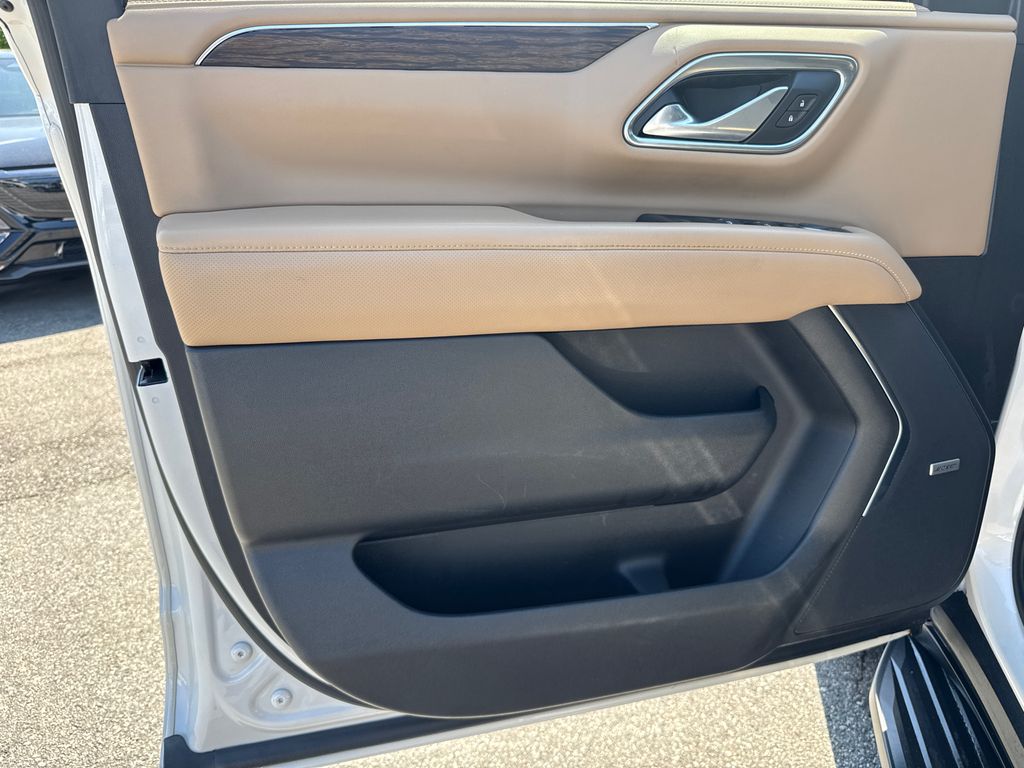 2021 Chevrolet Suburban Premier photo 11