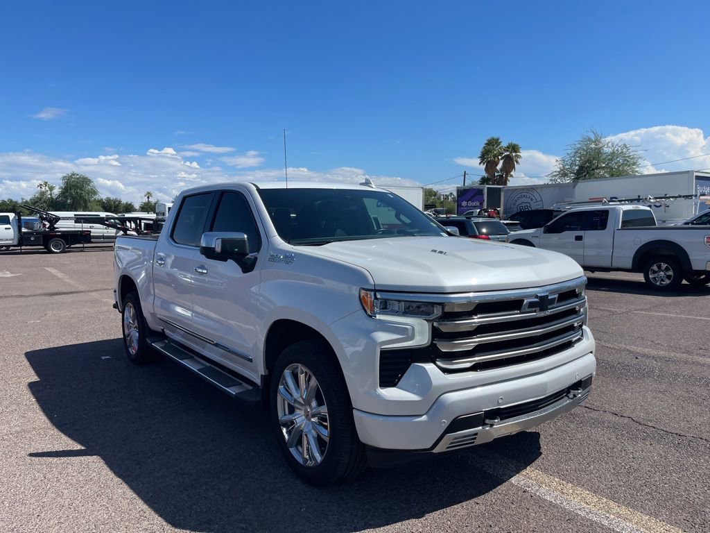 2024 Chevrolet Silverado 1500 High Country photo 2