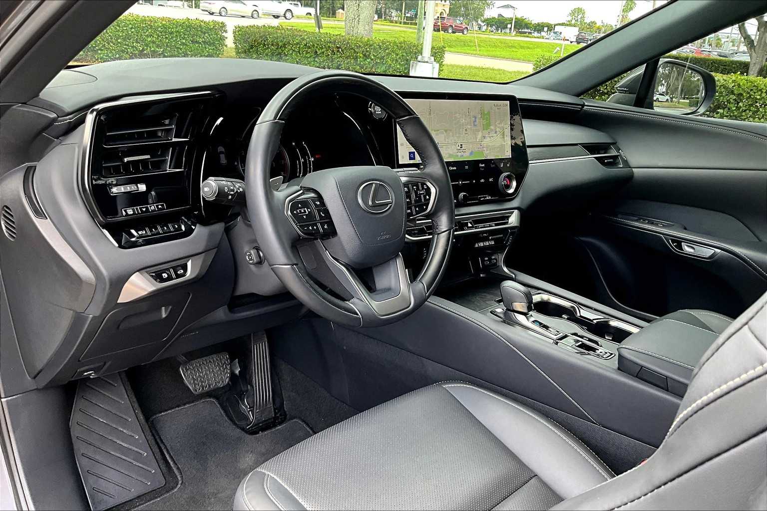 2024 Lexus RX Premium photo 17