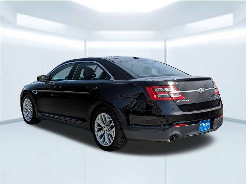 2017 Ford Taurus Limited photo 3