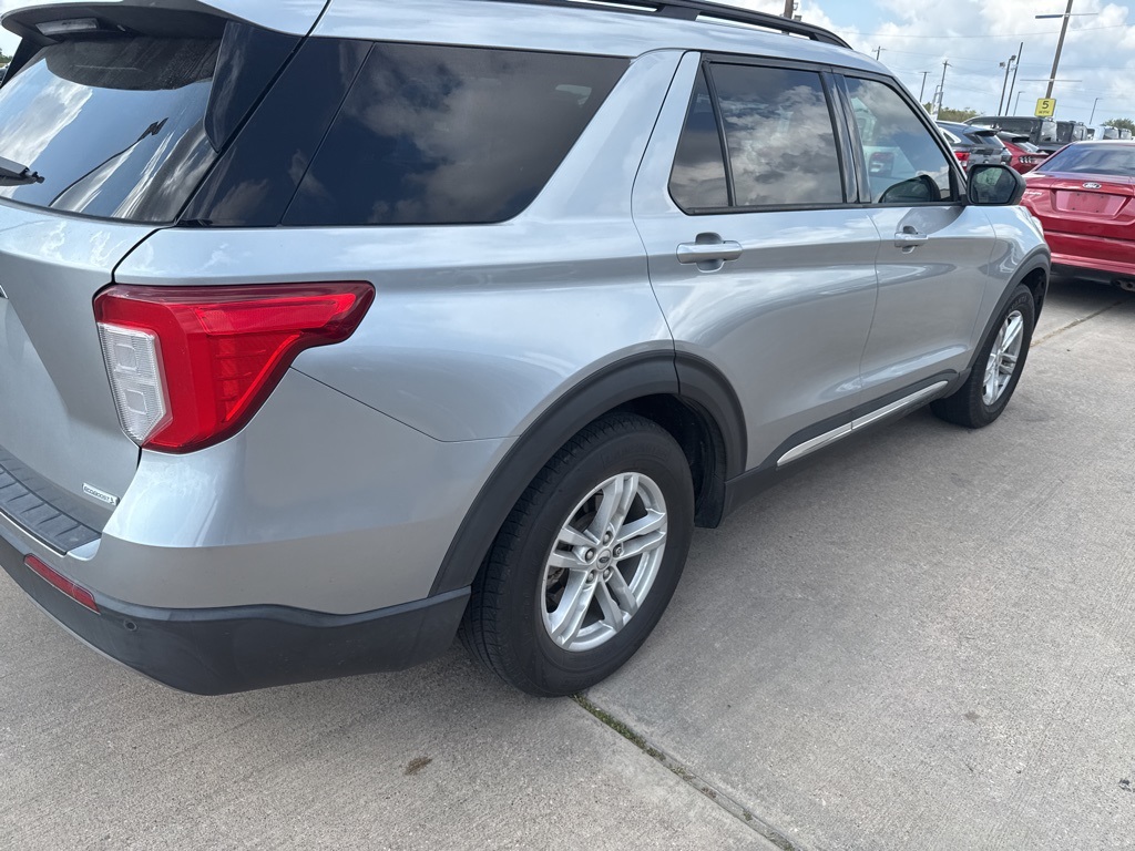 2020 Ford Explorer XLT photo 3