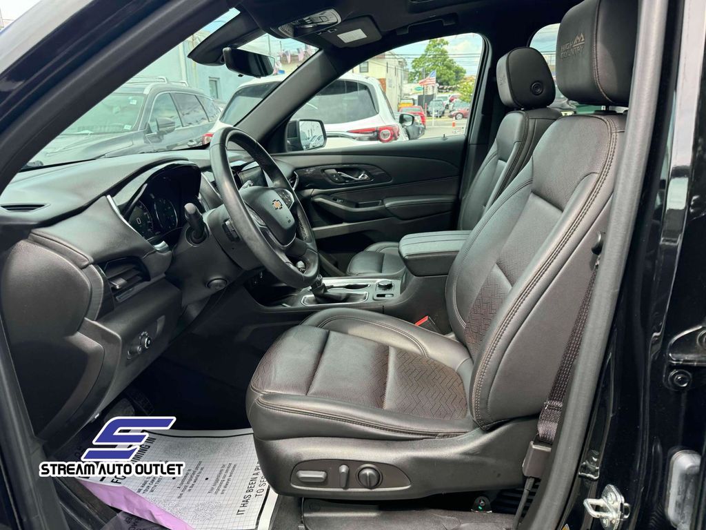 2023 Chevrolet Traverse High Country photo 10