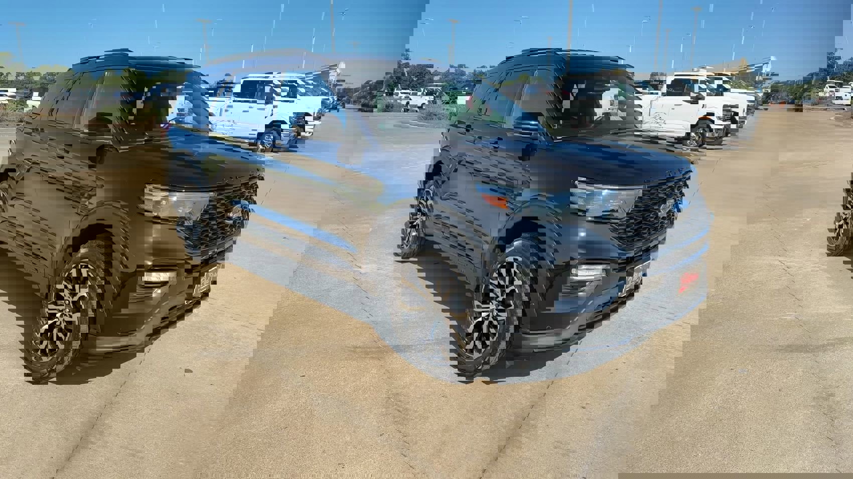 2020 Ford Explorer ST photo 3