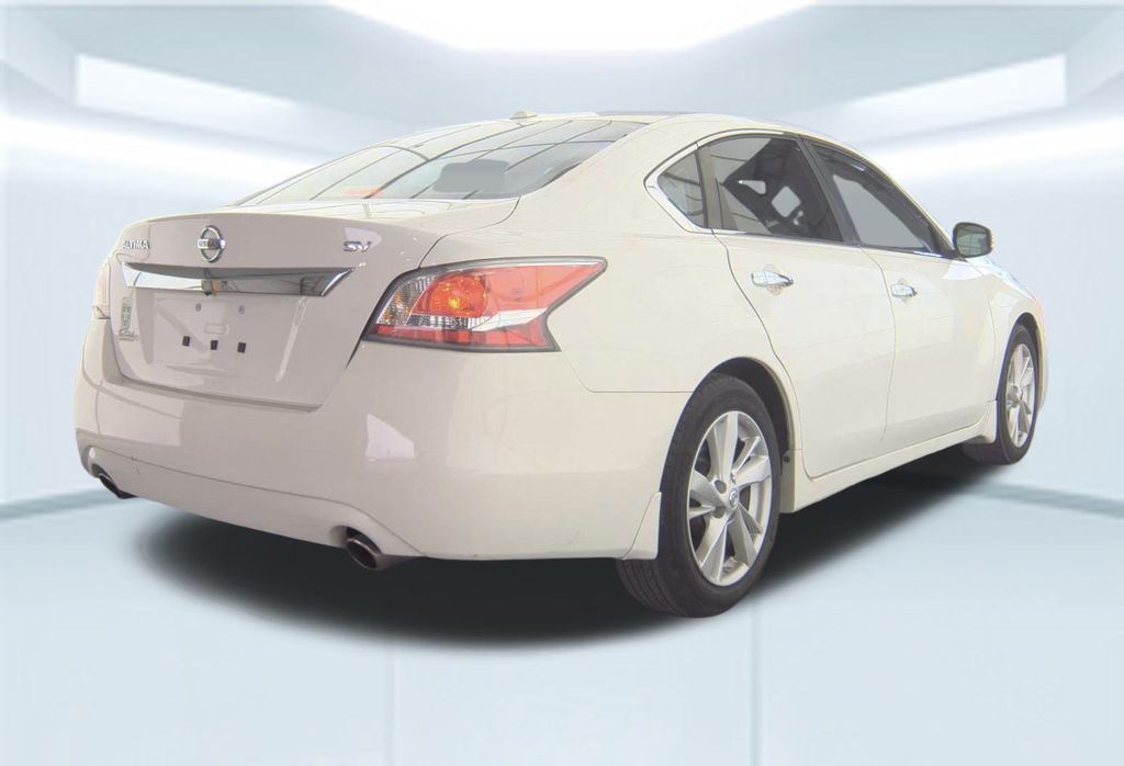 2015 Nissan Altima 2.5 SV photo 3