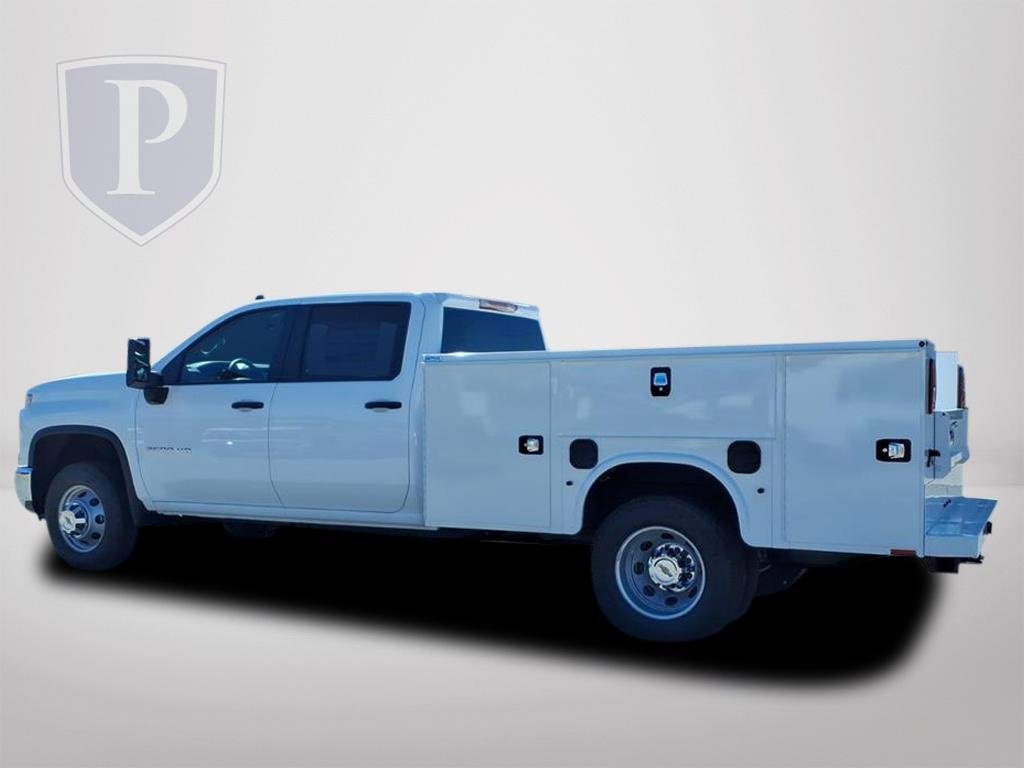 2025 Chevrolet Silverado 3500HD Work Truck photo 3