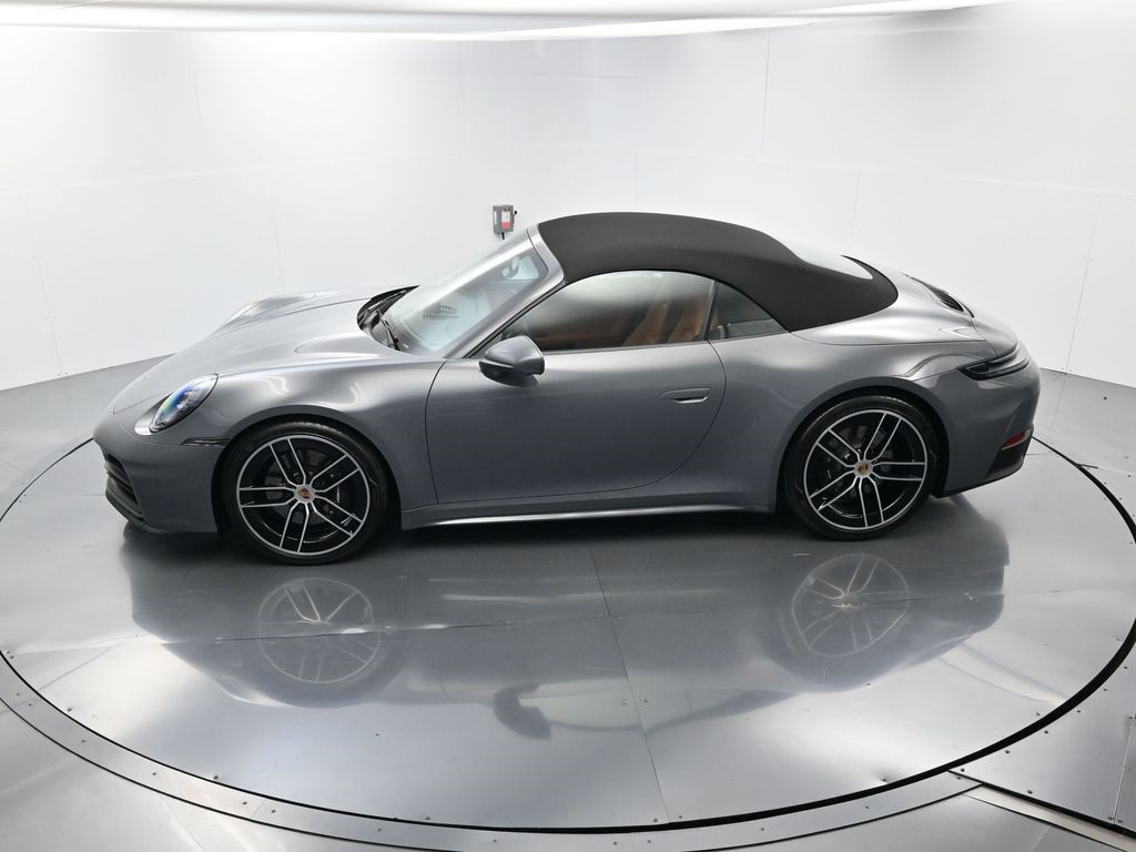 2025 Porsche 911 photo 32