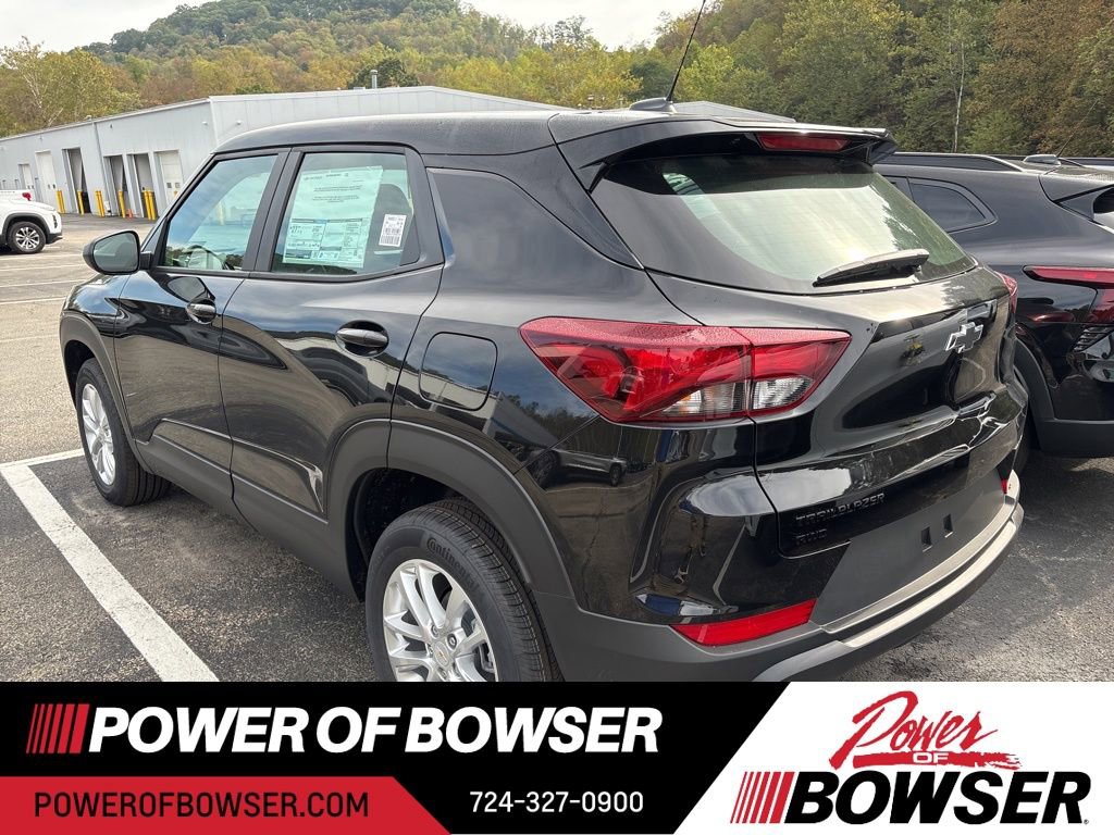 2026 Chevrolet Trailblazer LS photo 2