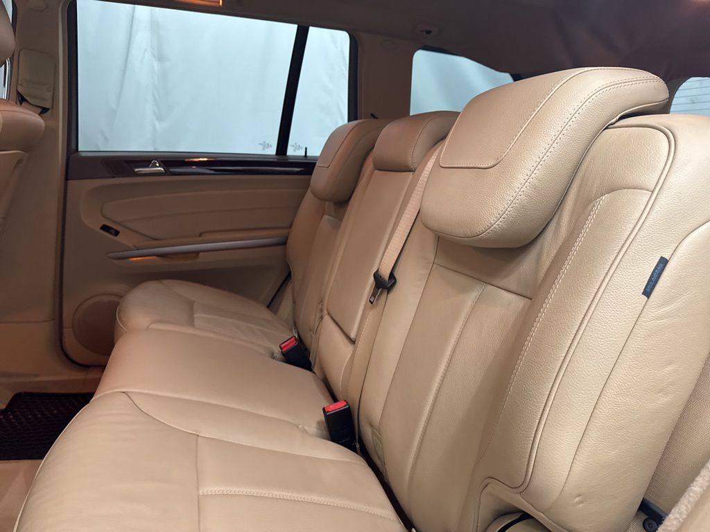 2011 Mercedes Benz GL 350 photo 14