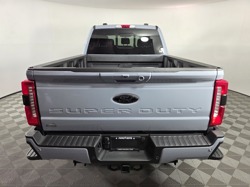 2025 Ford F-350 Lariat photo 4
