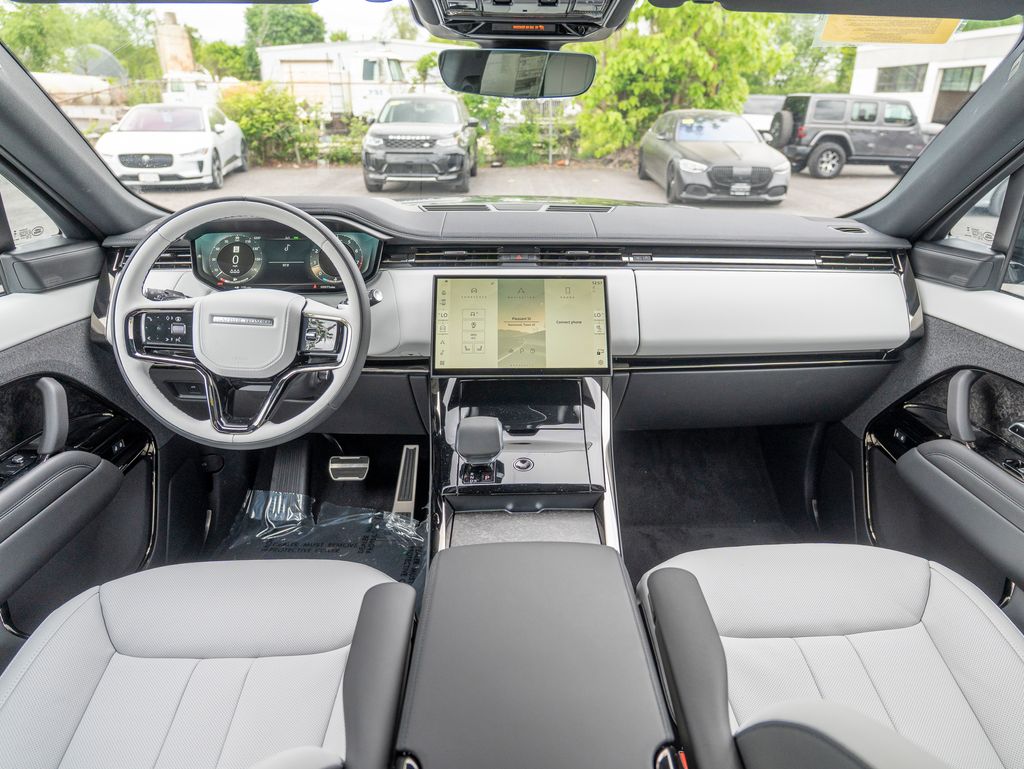 2025 Land Rover Range Rover Sport SE photo 16