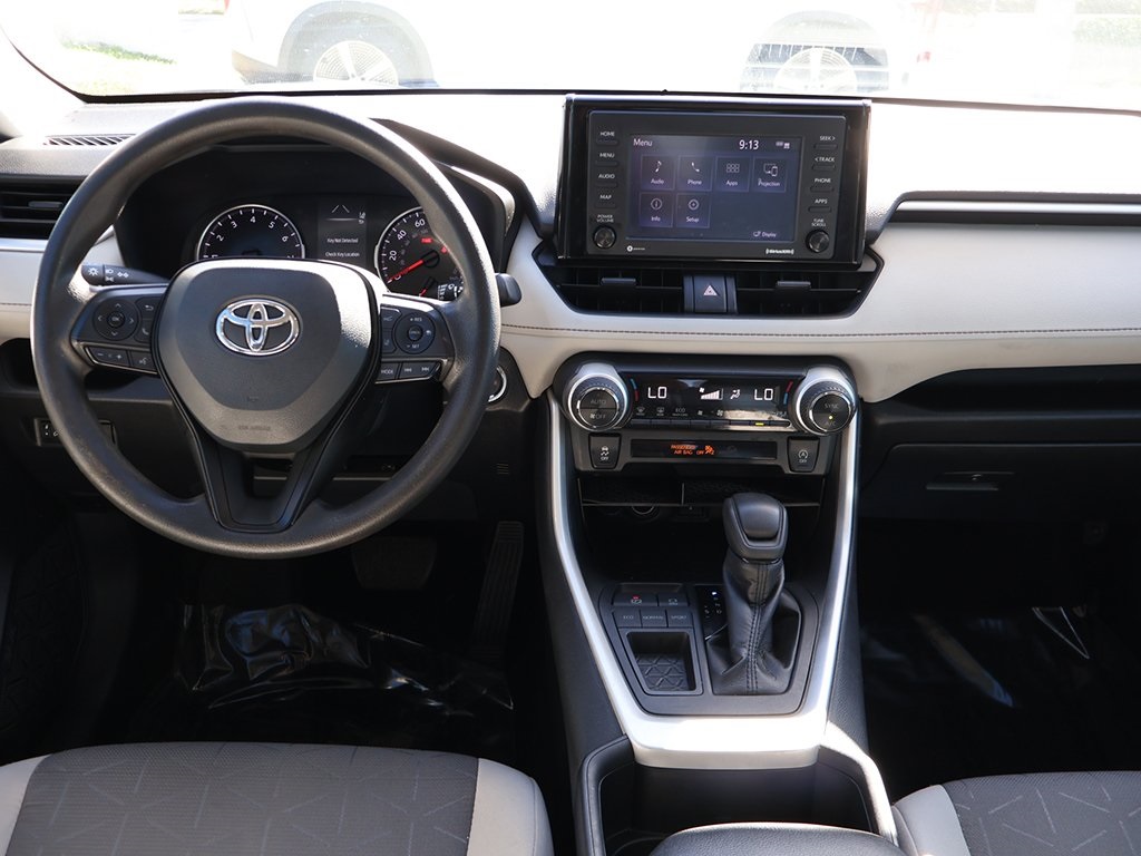 2022 Toyota RAV4 XLE photo 29