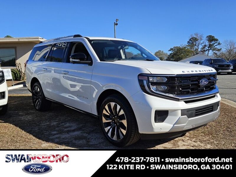 2025 Ford Expedition Platinum's photo