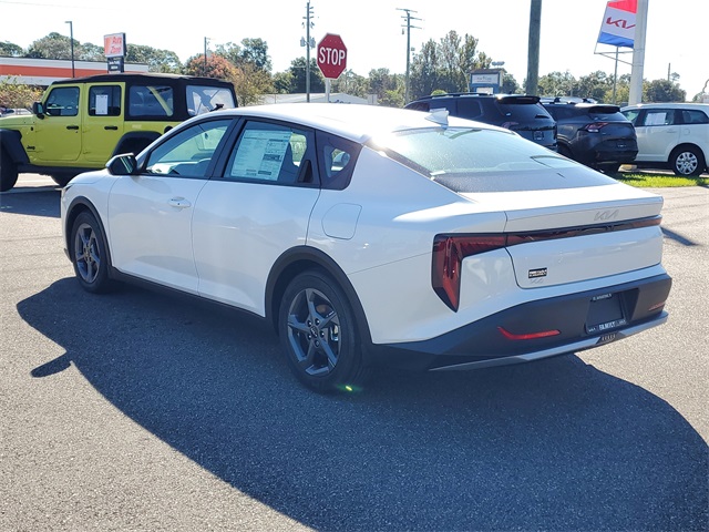 2025 Kia K4 LXS photo 4