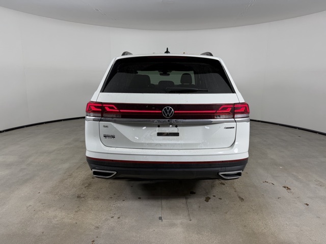 2025 Volkswagen Atlas SE photo 3
