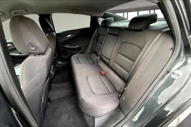 2017 Chevrolet Malibu LS photo 18