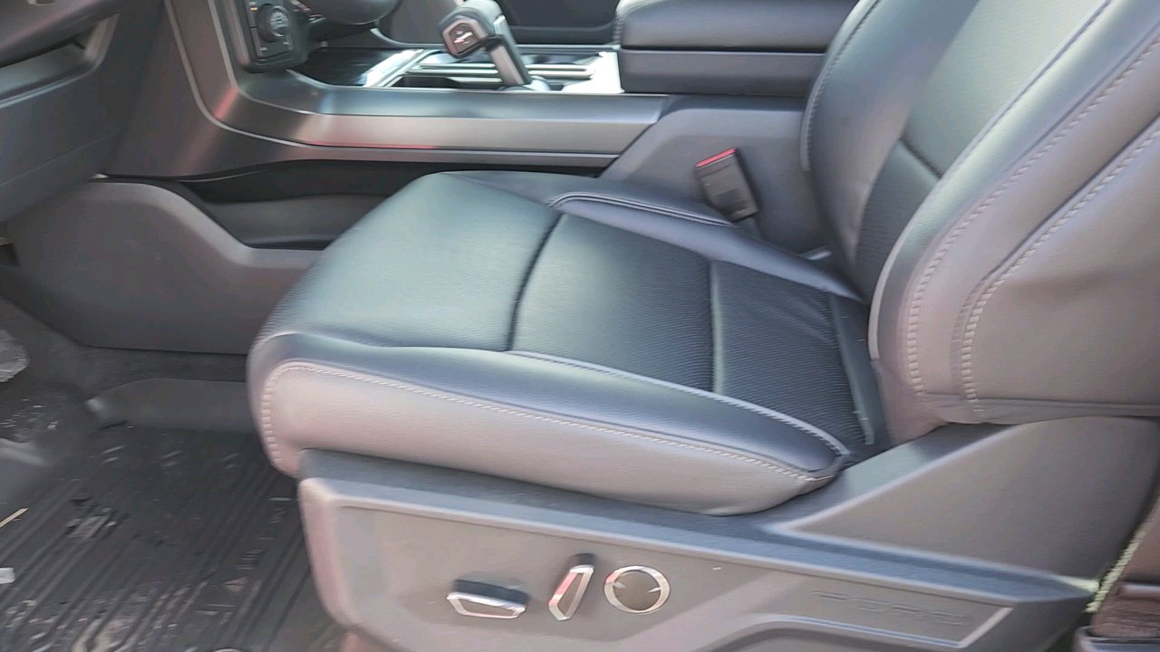 2025 Ford F-150 Lariat photo 14