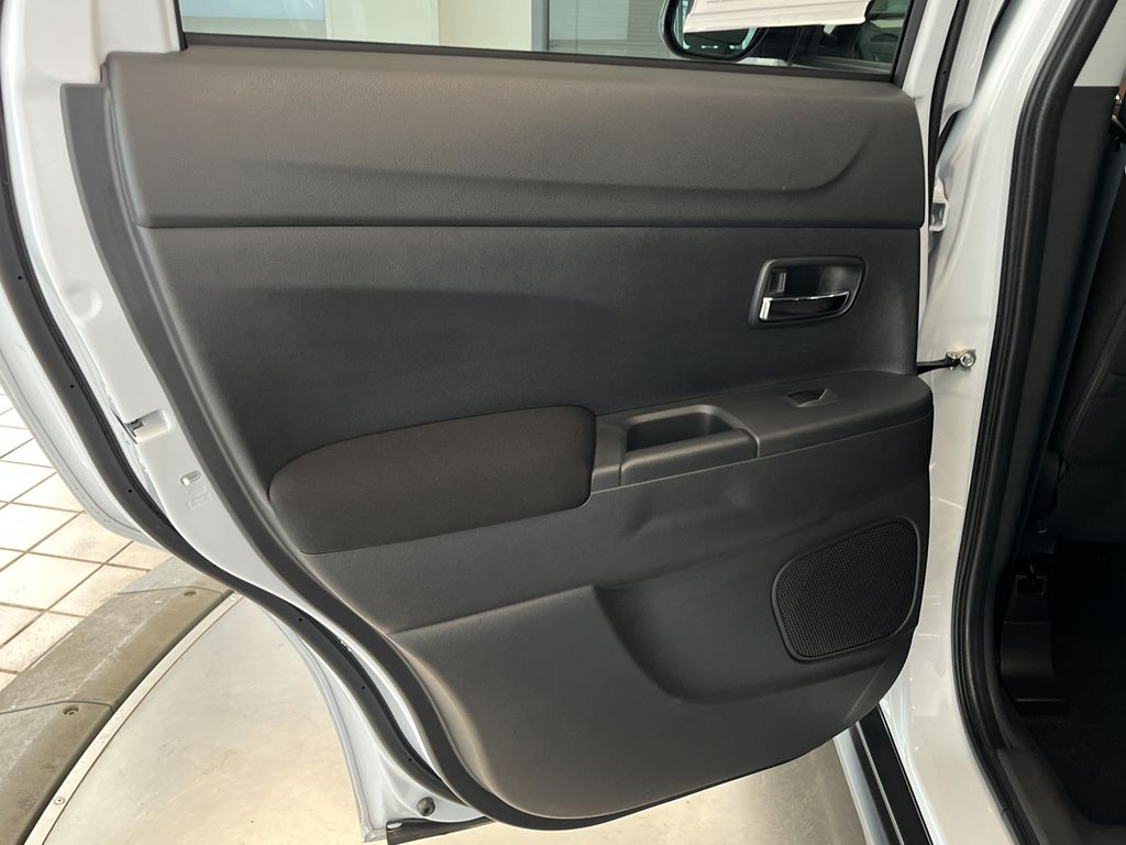 2024 Mitsubishi Outlander Sport LE photo 26