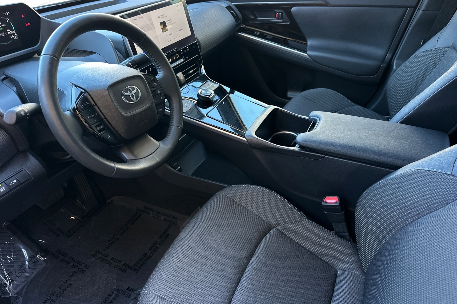 2024 Toyota bZ4X XLE photo 9