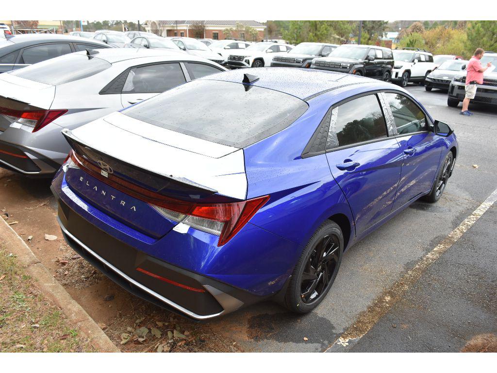 2026 Hyundai Elantra SEL Sport photo 3