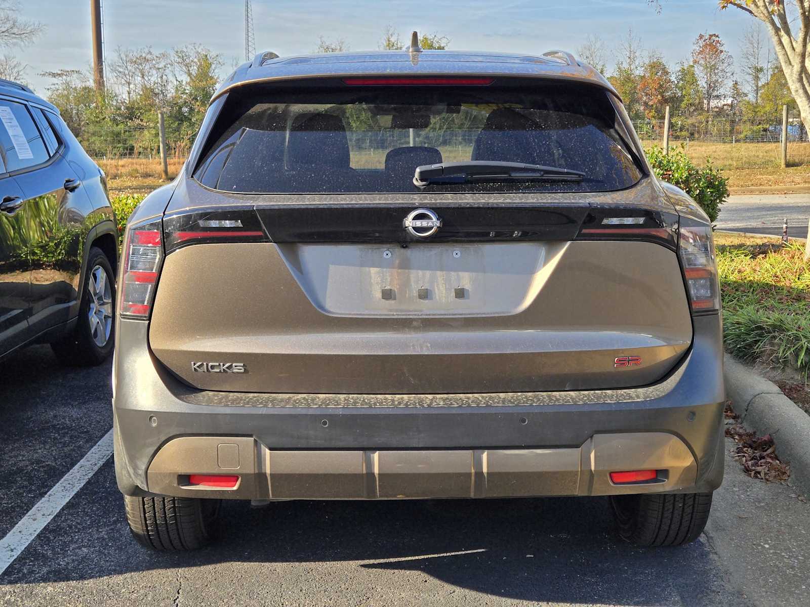 2025 Nissan Kicks SR photo 3