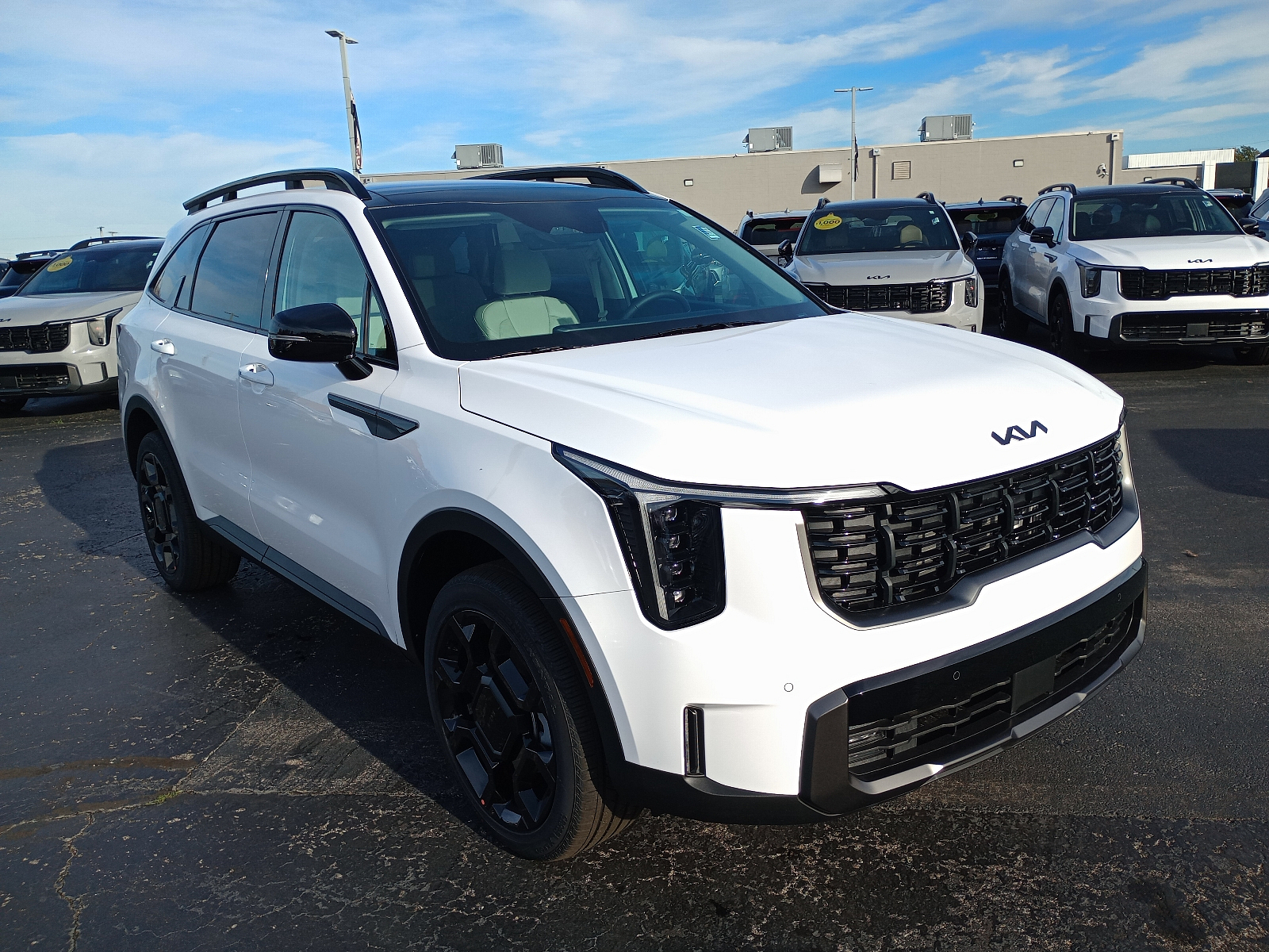 2025 Kia Sorento X-Line EX's photo