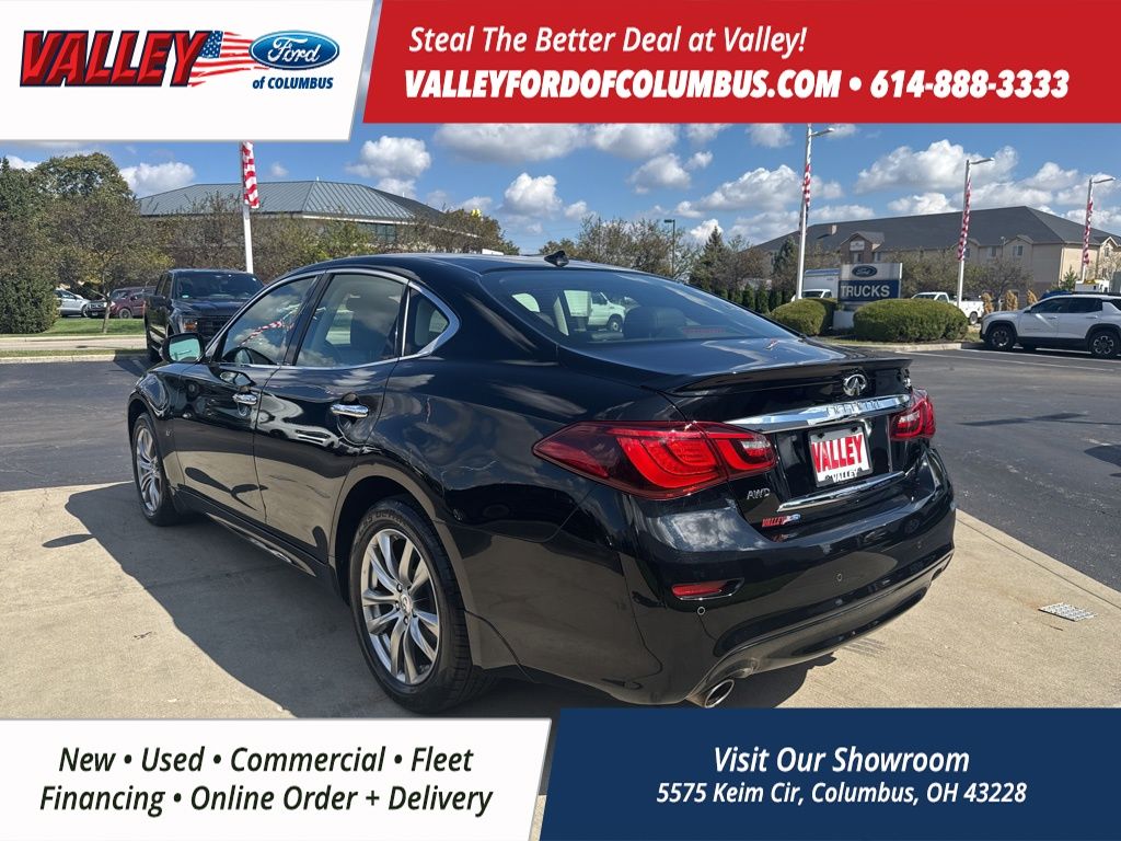 2016 Infiniti Q70 photo 4