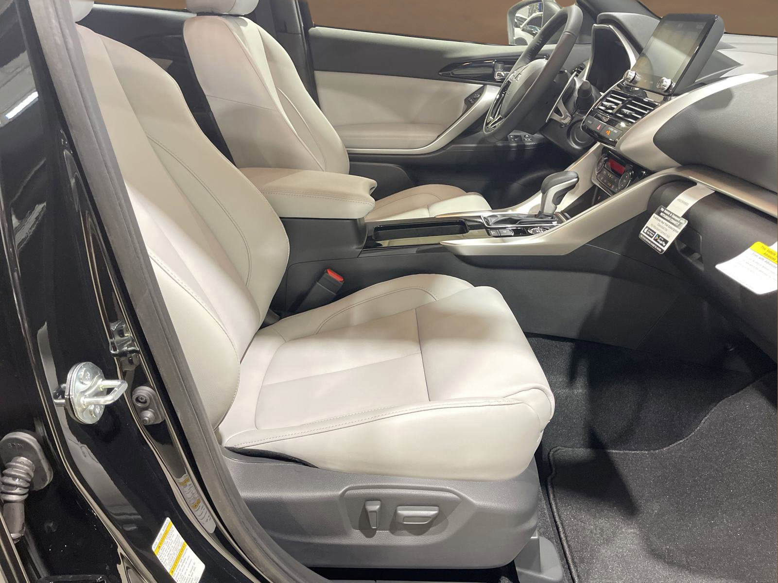 2025 Mitsubishi Eclipse Cross SEL photo 10
