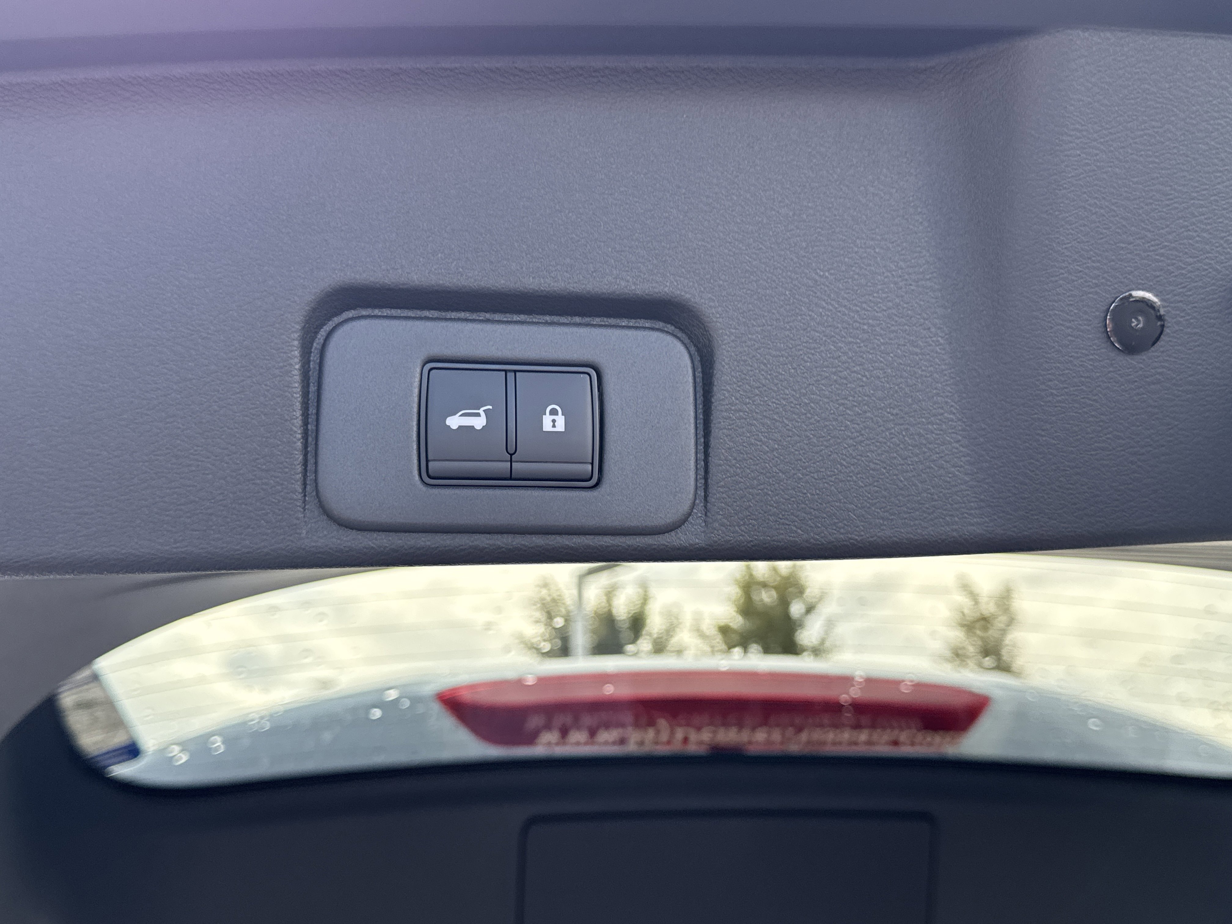 2026 Nissan Rogue Platinum photo 2