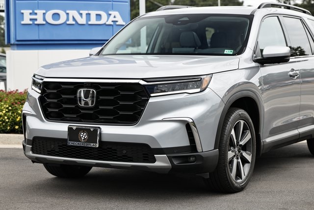 2025 Honda Pilot Elite photo 2