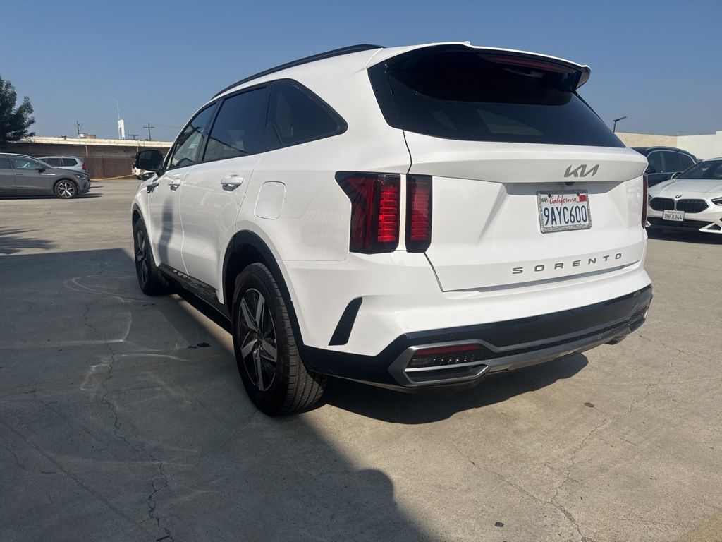 2022 Kia Sorento S photo 3