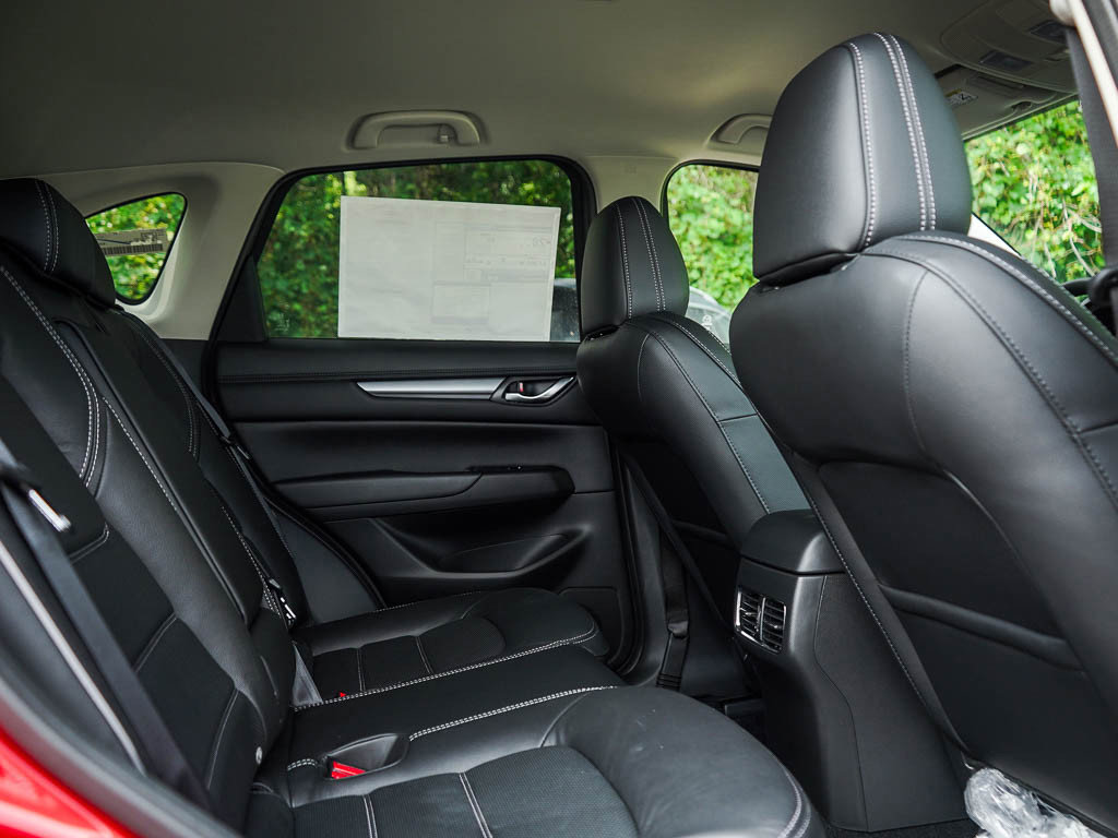2025 Mazda CX-5 2.5 S Preferred photo 12