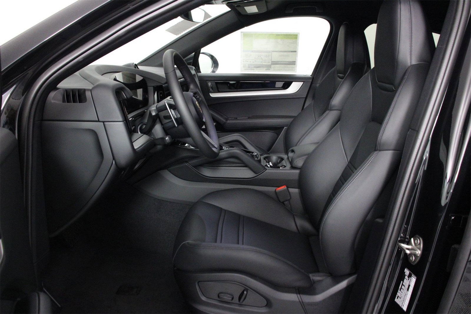 2025 Porsche Cayenne E-Hybrid photo 5