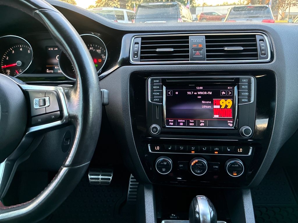 2016 Volkswagen Jetta 2.0T GLI SE photo 16