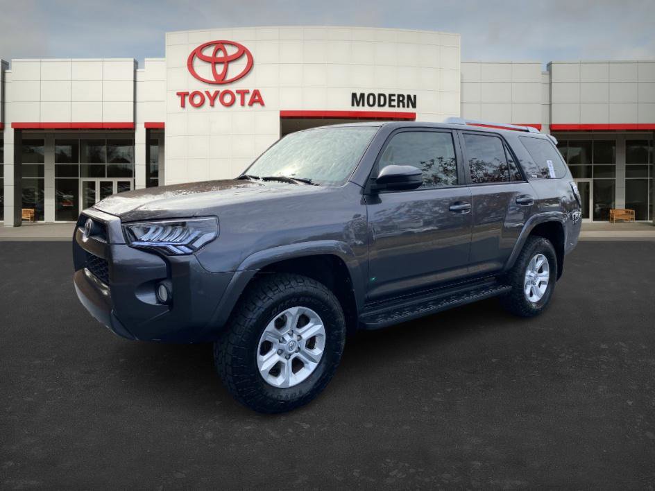2016 Toyota 4Runner SR5's photo