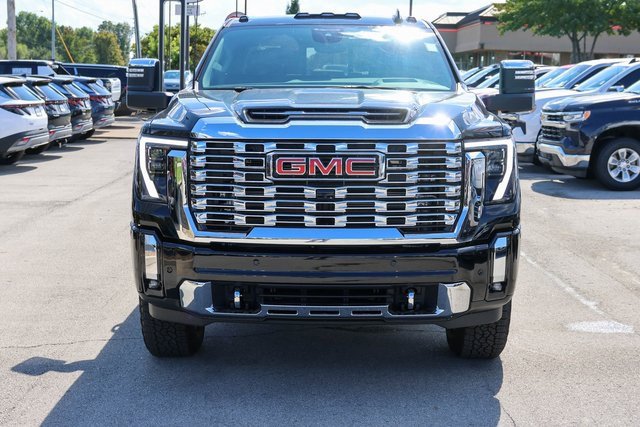 2026 Gmc Sierra 3500 HD Denali photo 2