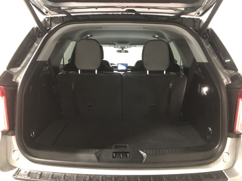 2023 Ford Explorer XLT photo 7