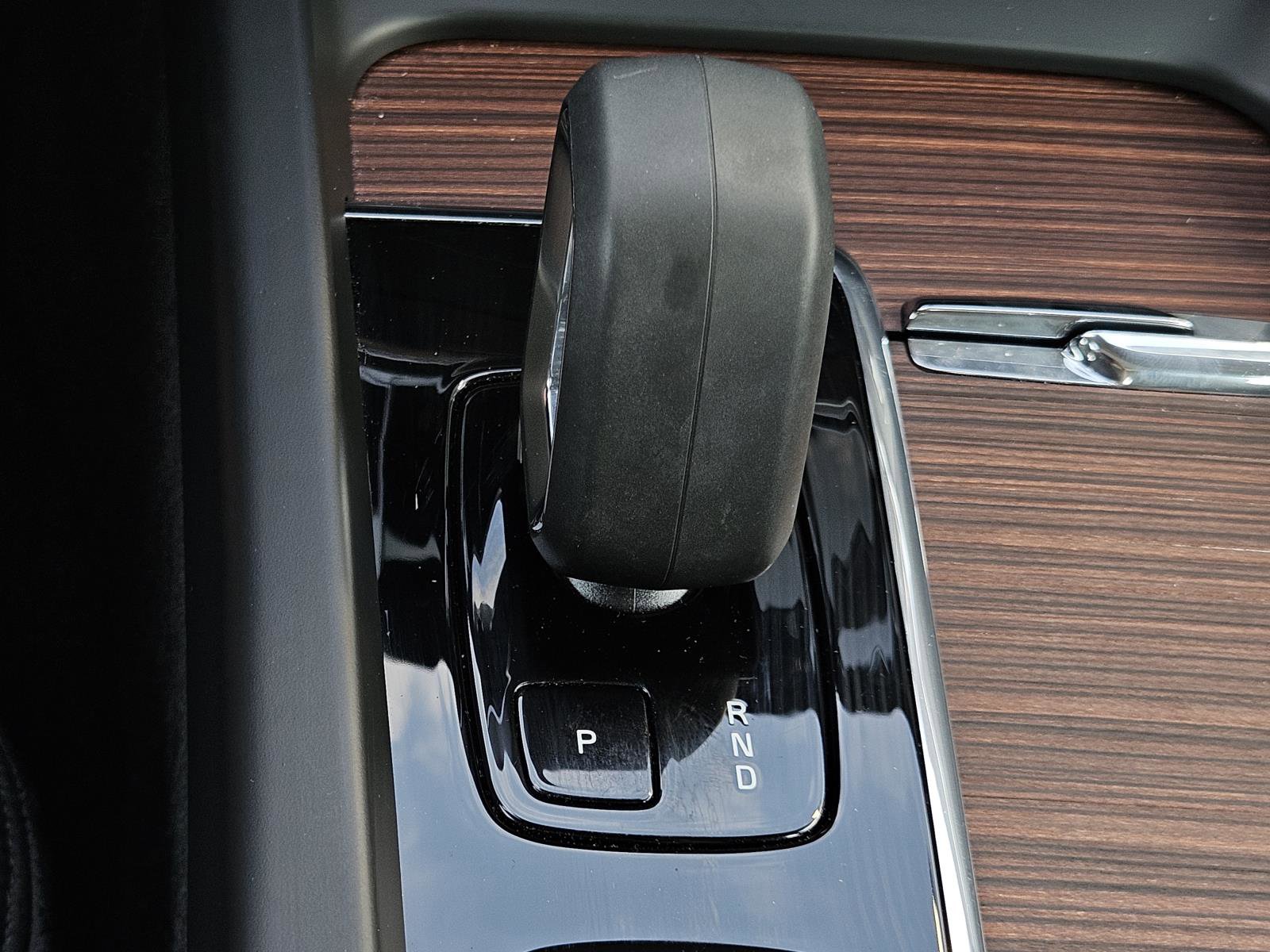 2024 Volvo S60 B5 AWD Plus photo 19