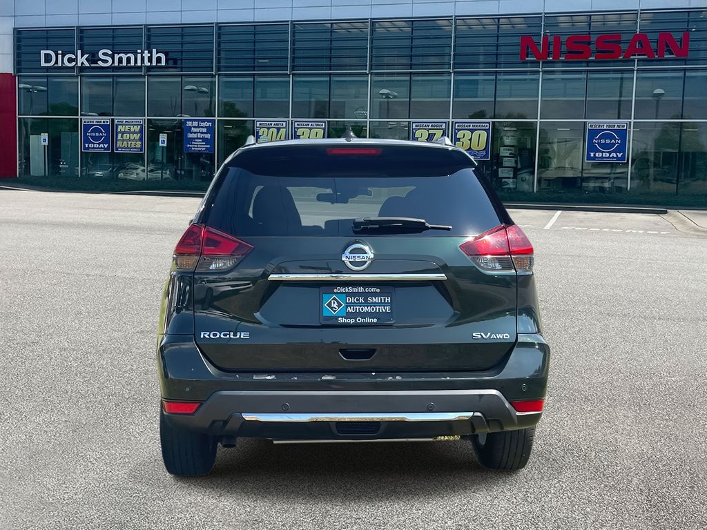 2019 Nissan Rogue SV photo 4
