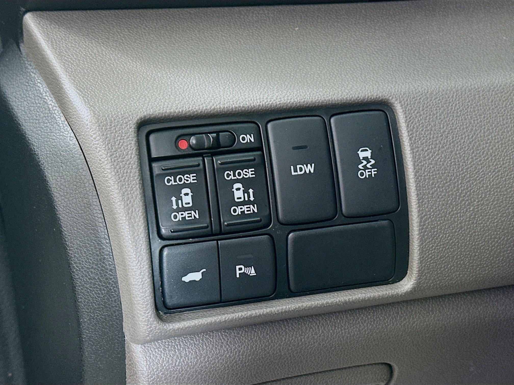 2014 Honda Odyssey Touring photo 10