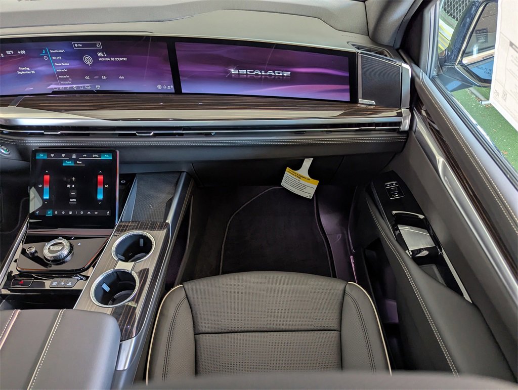 2025 Cadillac Escalade Premium Luxury photo 14